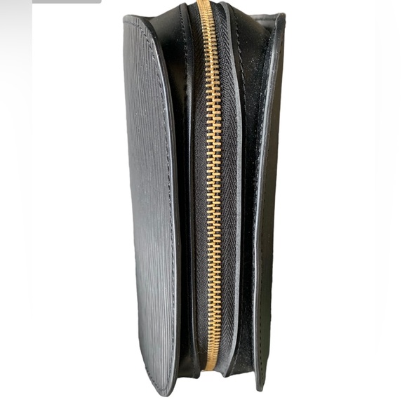 ⭐️ SOLD ⭐️ LOUIS VUITTON Epi Dauphine 17 Cosmetic Pouch - Picture 6 of 6